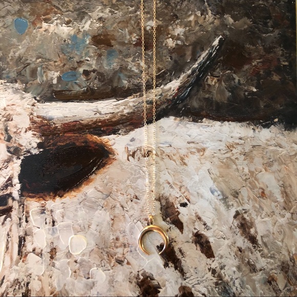 🌙 Crescent Moon Necklace Faux Gold or Silver - Picture 6 of 8